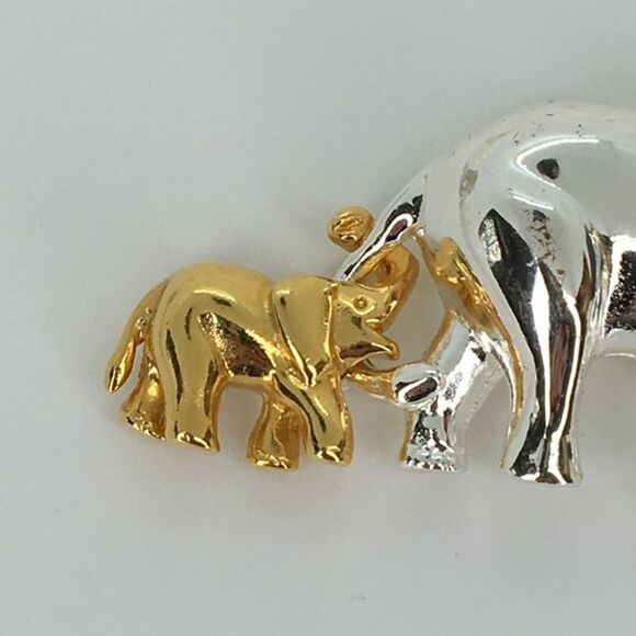 Vintage 1980s Elephant Brooch Mother Baby Calf Trunk Up Figural Pin Adoptive Mom - Picture 6 of 10